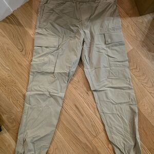 Banana Republic Men's Khaki Cargo Pants